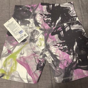 NWT Lululemon Throwback Align Short 6” Multicolor Design